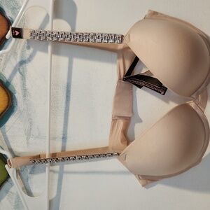 Victoria's Secret Very Sexy Bra 34D Crystals Cream Lot of Padding